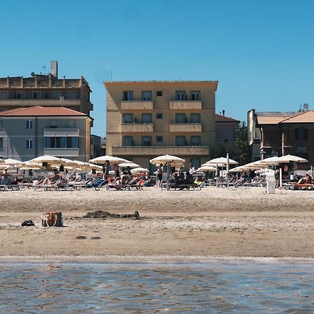 Residence Buena Vista Ріміні Екстер'єр фото